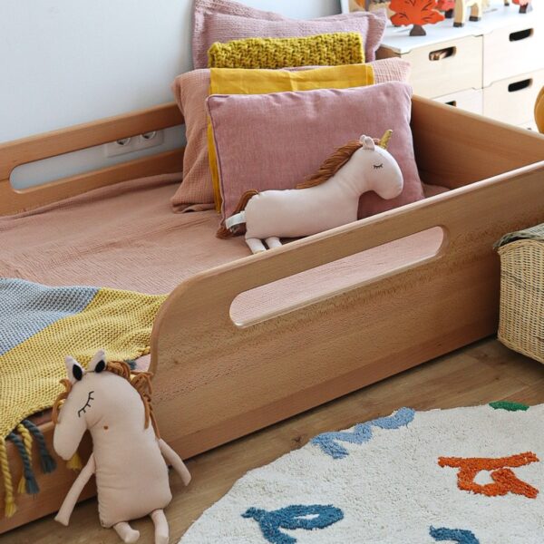Kidozia WEST Kinderbett Bodenbett 90x200 cm aus Massivholz Buche natur mit 60 cm Barriere